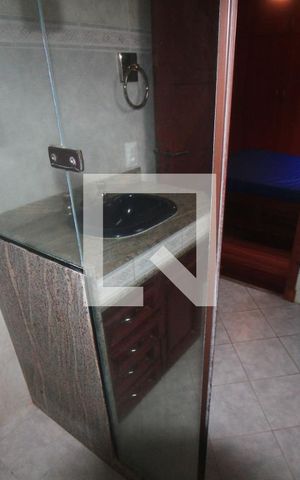 Casa à venda com 350m², 3 quartos e 4 vagasBanheiro Suite 2