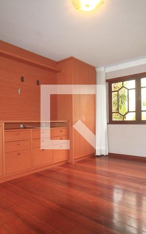Casa à venda com 350m², 3 quartos e 4 vagasSuite 1
