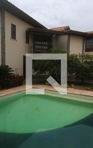 Casa à venda com 350m², 3 quartos e 4 vagasÁrea externa - Piscina