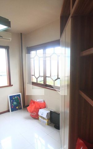 Casa à venda com 350m², 3 quartos e 4 vagasEscritório