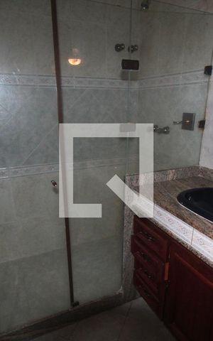Casa à venda com 350m², 3 quartos e 4 vagasBanheiro Suite 2