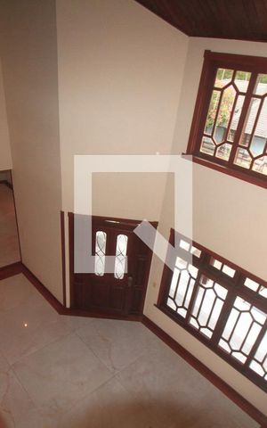 Casa à venda com 350m², 3 quartos e 4 vagasSala