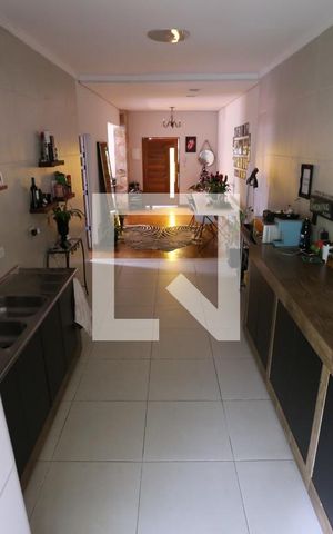 Casa de condomínio à venda com 140m², 4 quartos e 2 vagas Casa de condomínio à venda com 140m², 4 quartos e 2 vagasCozinha