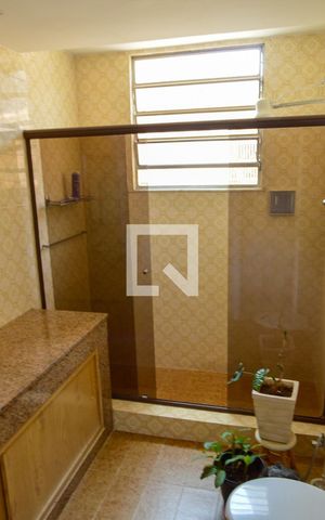 Casa à venda com 500m², 5 quartos e 2 vagas Casa à venda com 500m², 5 quartos e 2 vagasBanheiro - Pavimento 1