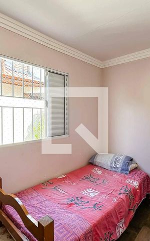 Casa à venda com 260m², 4 quartos e 4 vagas Casa à venda com 260m², 4 quartos e 4 vagasQuarto