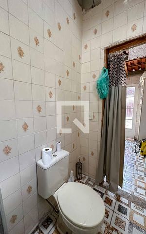Casa à venda com 260m², 4 quartos e 4 vagas Casa à venda com 260m², 4 quartos e 4 vagasBanheiro
