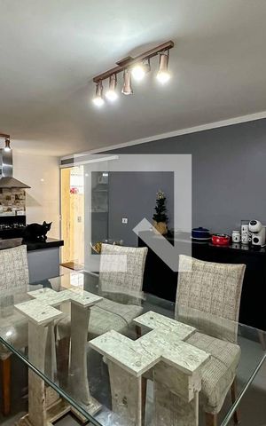 Casa à venda com 260m², 4 quartos e 4 vagas Casa à venda com 260m², 4 quartos e 4 vagasBanheiroCozinha