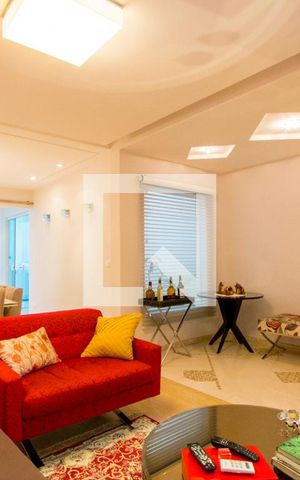 Casa à venda com 205m², 2 quartos e 2 vagas Casa à venda com 205m², 2 quartos e 2 vagasSala