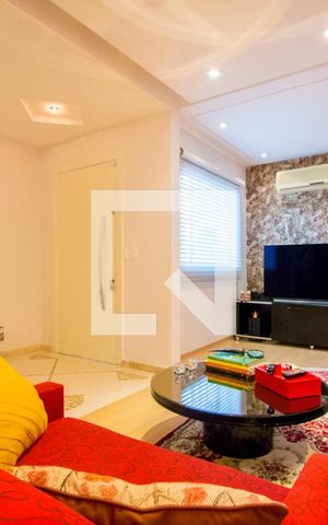 Casa à venda com 205m², 2 quartos e 2 vagas Casa à venda com 205m², 2 quartos e 2 vagasSala