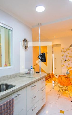 Casa à venda com 205m², 2 quartos e 2 vagas Casa à venda com 205m², 2 quartos e 2 vagasCozinha