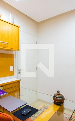 Casa à venda com 205m², 2 quartos e 2 vagas Casa à venda com 205m², 2 quartos e 2 vagasQuarto 2