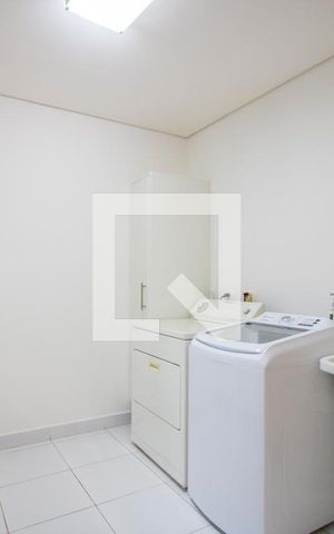 Casa à venda com 205m², 2 quartos e 2 vagas Casa à venda com 205m², 2 quartos e 2 vagasÁrea de serviço