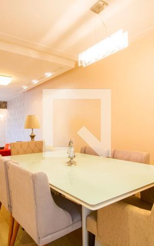 Casa à venda com 205m², 2 quartos e 2 vagas Casa à venda com 205m², 2 quartos e 2 vagasSala