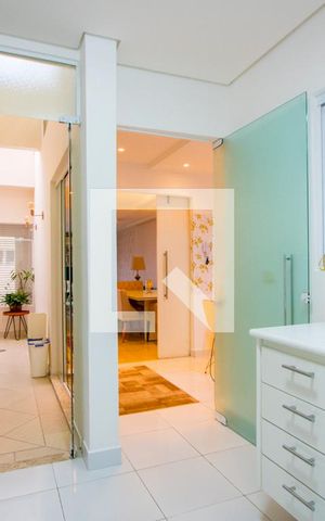Casa à venda com 205m², 2 quartos e 2 vagas Casa à venda com 205m², 2 quartos e 2 vagasÁrea de serviço
