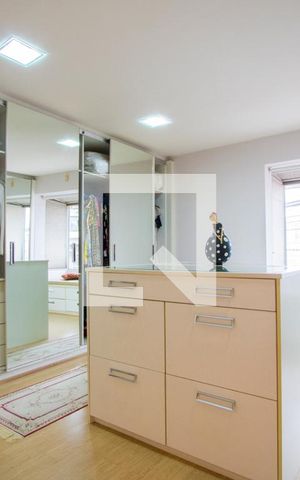 Casa à venda com 205m², 2 quartos e 2 vagas Casa à venda com 205m², 2 quartos e 2 vagasCloset do quarto 1