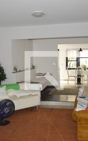 Casa à venda com 450m², 4 quartos e 3 vagasSala