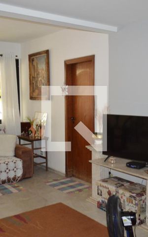 Casa à venda com 450m², 4 quartos e 3 vagasSala