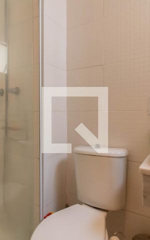 Apartamento à venda com 48m², 2 quartos e 1 vaga Apartamento à venda com 48m², 2 quartos e 1 vagaBanheiro