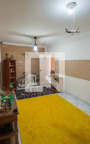 Casa para alugar com 400m², 6 quartos e 4 vagas Casa para alugar com 400m², 6 quartos e 4 vagasQuarto da Edícula