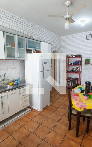 Casa para alugar com 400m², 6 quartos e 4 vagas Casa para alugar com 400m², 6 quartos e 4 vagasCozinha