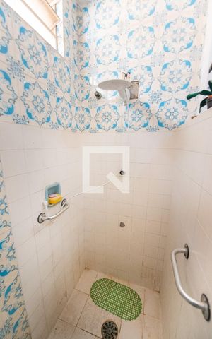 Casa para alugar com 400m², 6 quartos e 4 vagas Casa para alugar com 400m², 6 quartos e 4 vagasBanheiro Social