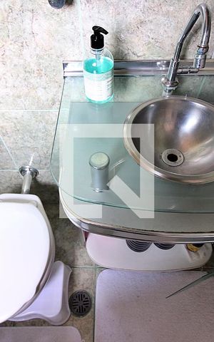 Casa à venda com 266m², 3 quartos e 5 vagasSuíte 2 Banheiro