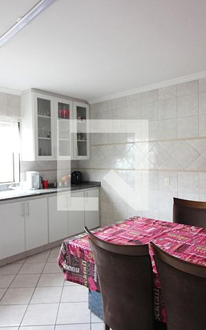 Casa à venda com 266m², 3 quartos e 5 vagasCozinha 