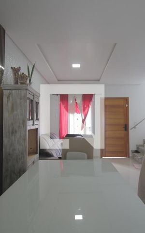 Casa à venda com 89m², 2 quartos e 2 vagasSala