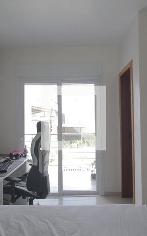 Casa à venda com 89m², 2 quartos e 2 vagasSuíte