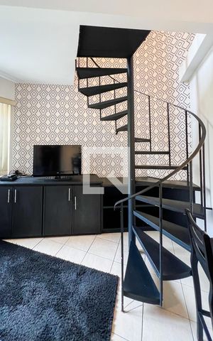 Apartamento à venda com 46m², 1 quarto e 1 vaga Apartamento à venda com 46m², 1 quarto e 1 vagaEscada