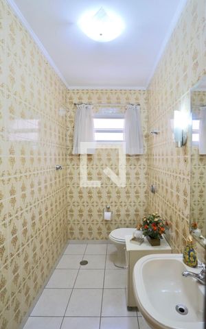 Casa à venda com 450m², 4 quartos e 7 vagas Casa à venda com 450m², 4 quartos e 7 vagasLavabo