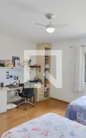 Casa à venda com 450m², 4 quartos e 7 vagas Casa à venda com 450m², 4 quartos e 7 vagasQuarto 1
