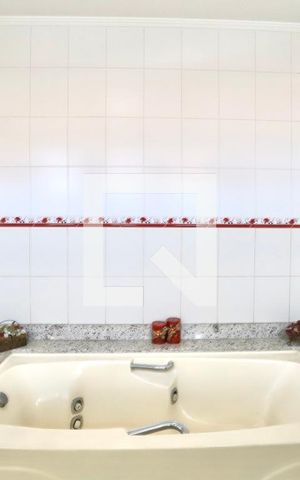 Casa à venda com 450m², 4 quartos e 7 vagas Casa à venda com 450m², 4 quartos e 7 vagasBanheiro do Quarto 3
