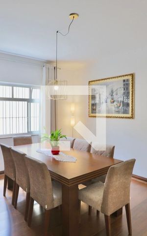 Casa à venda com 450m², 4 quartos e 7 vagas Casa à venda com 450m², 4 quartos e 7 vagasSala de Jantar
