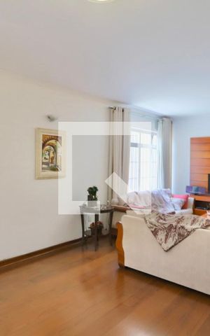 Casa à venda com 450m², 4 quartos e 7 vagas Casa à venda com 450m², 4 quartos e 7 vagasSala 1