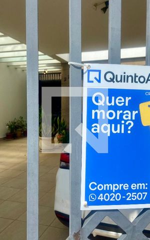 Casa à venda com 450m², 4 quartos e 7 vagas Casa à venda com 450m², 4 quartos e 7 vagasFachada