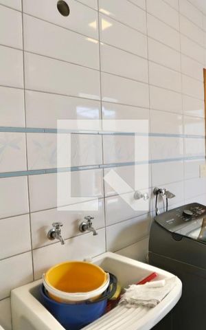 Casa à venda com 450m², 4 quartos e 7 vagas Casa à venda com 450m², 4 quartos e 7 vagasLavanderia