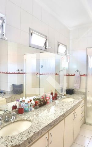 Casa à venda com 450m², 4 quartos e 7 vagas Casa à venda com 450m², 4 quartos e 7 vagasBanheiro do Quarto 3