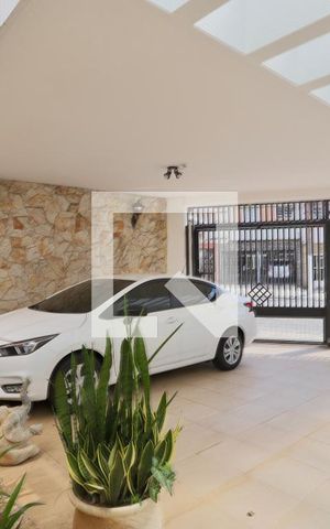 Casa à venda com 450m², 4 quartos e 7 vagas Casa à venda com 450m², 4 quartos e 7 vagasGaragem
