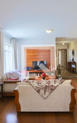 Casa à venda com 450m², 4 quartos e 7 vagas Casa à venda com 450m², 4 quartos e 7 vagasSala 1