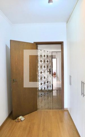 Casa à venda com 450m², 4 quartos e 7 vagas Casa à venda com 450m², 4 quartos e 7 vagasCloset do quarto 1