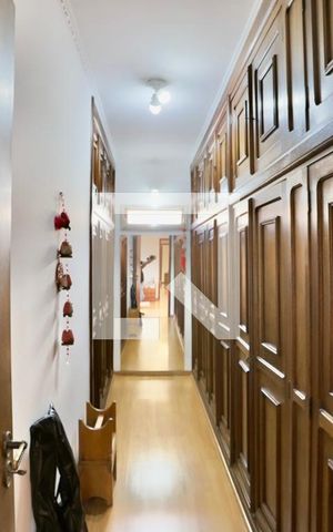 Casa à venda com 450m², 4 quartos e 7 vagas Casa à venda com 450m², 4 quartos e 7 vagasCloset do quarto 3