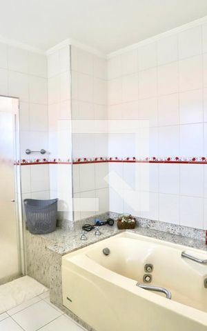 Casa à venda com 450m², 4 quartos e 7 vagas Casa à venda com 450m², 4 quartos e 7 vagasBanheiro do Quarto 3