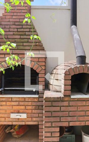 Casa à venda com 450m², 4 quartos e 7 vagas Casa à venda com 450m², 4 quartos e 7 vagasChurrasqueira