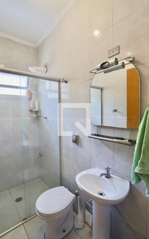 Casa à venda com 450m², 4 quartos e 7 vagas Casa à venda com 450m², 4 quartos e 7 vagasBanheiro do Quarto 4