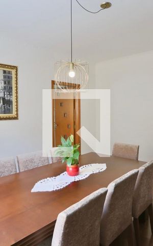 Casa à venda com 450m², 4 quartos e 7 vagas Casa à venda com 450m², 4 quartos e 7 vagasSala de Jantar