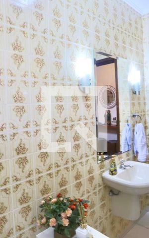 Casa à venda com 450m², 4 quartos e 7 vagas Casa à venda com 450m², 4 quartos e 7 vagasLavabo