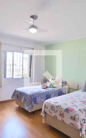 Casa à venda com 450m², 4 quartos e 7 vagas Casa à venda com 450m², 4 quartos e 7 vagasQuarto 1