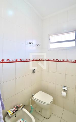 Casa à venda com 450m², 4 quartos e 7 vagas Casa à venda com 450m², 4 quartos e 7 vagasBanheiro do Quarto 3