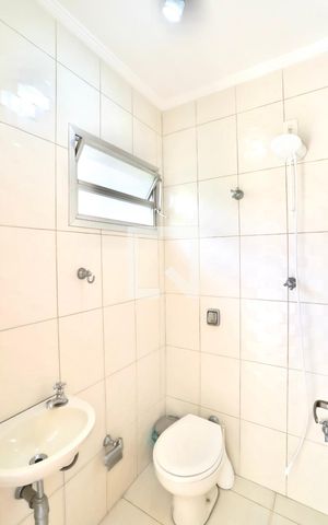 Casa à venda com 450m², 4 quartos e 7 vagas Casa à venda com 450m², 4 quartos e 7 vagasBanheiro